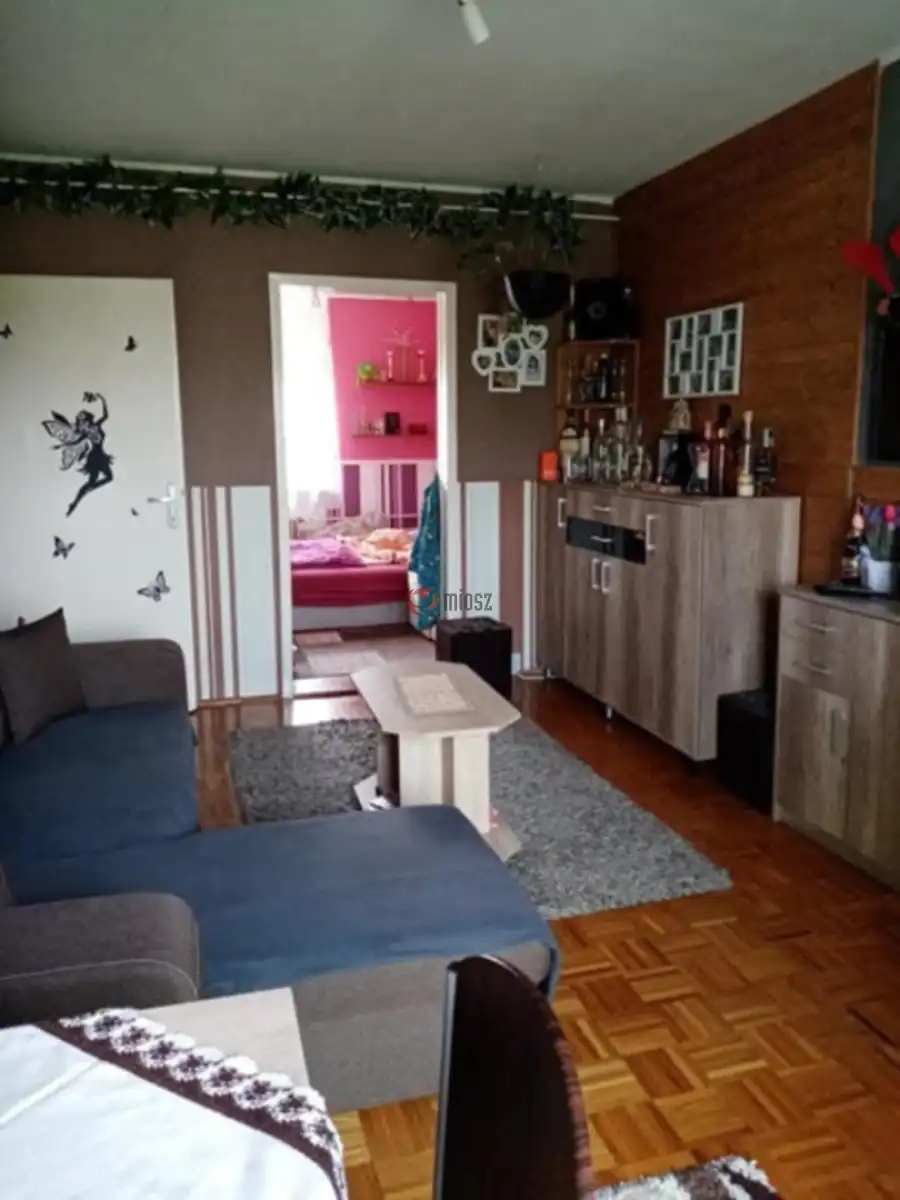 eladó panellakás, Dunaújváros