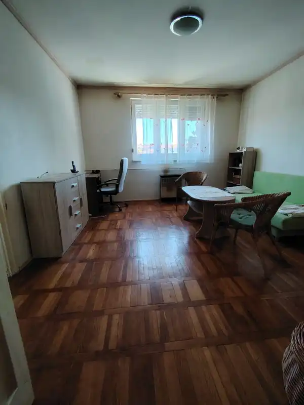 Eladó téglalakás, Dunaújváros 1+1 szoba 46 m² 20.5 M Ft