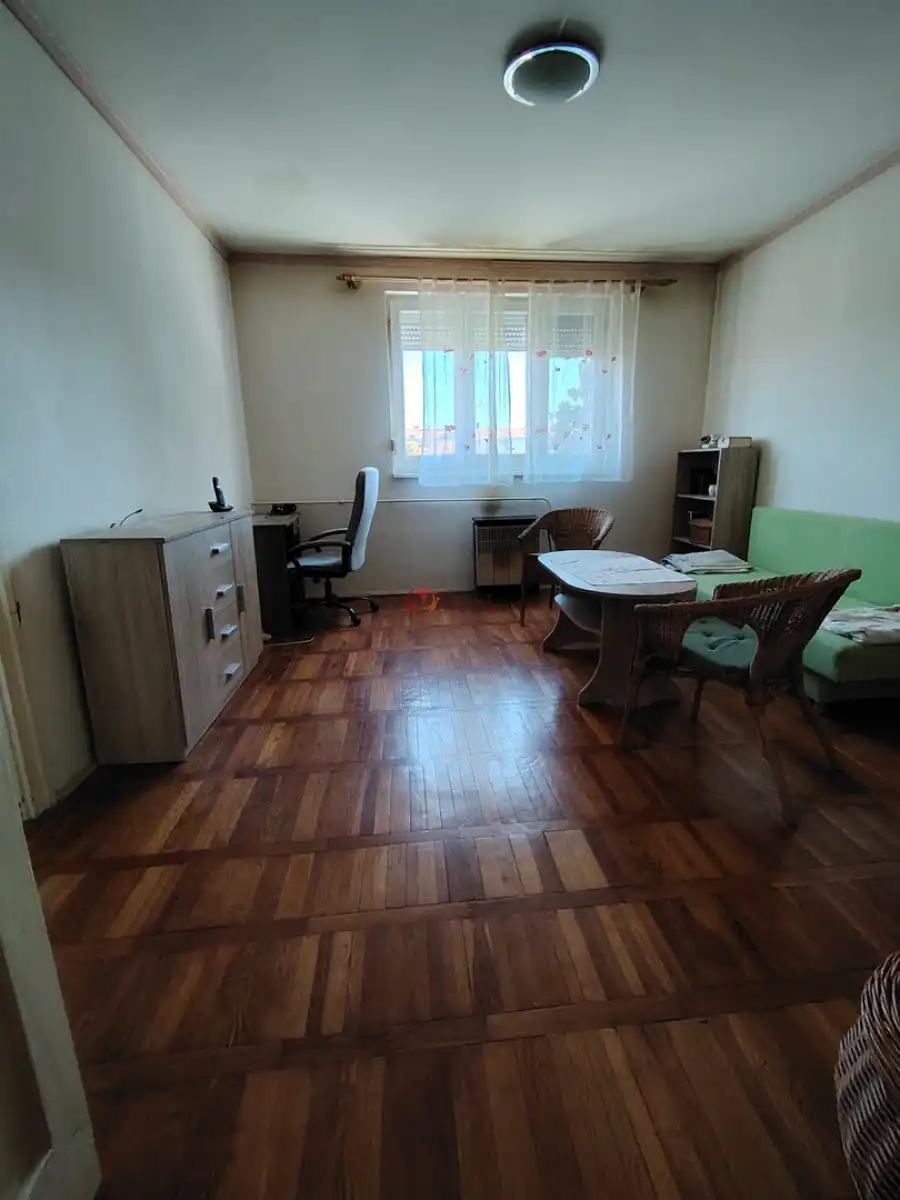 eladó téglalakás, Dunaújváros